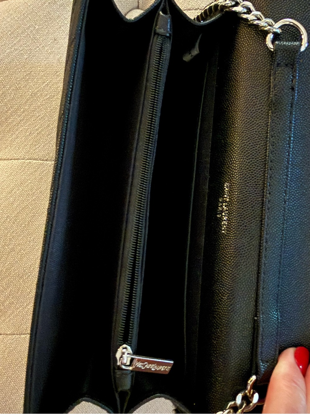 Black Quilted Crossbody Silver Chain - Picture 11 of 14